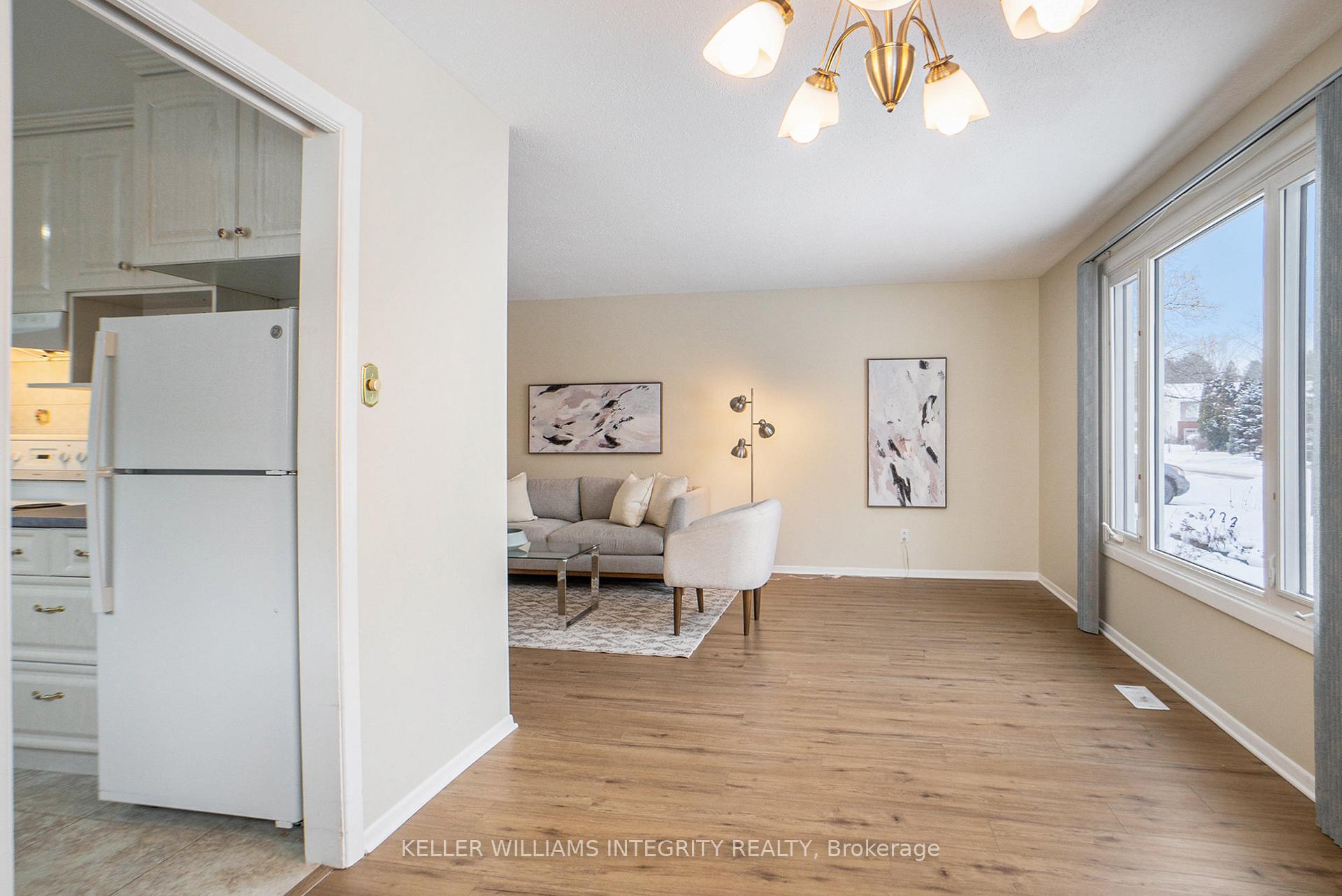 Photo 12 of 93 Hobart Crescent, Ottawa, Sheahan Estates/Trend Village — HOMEH