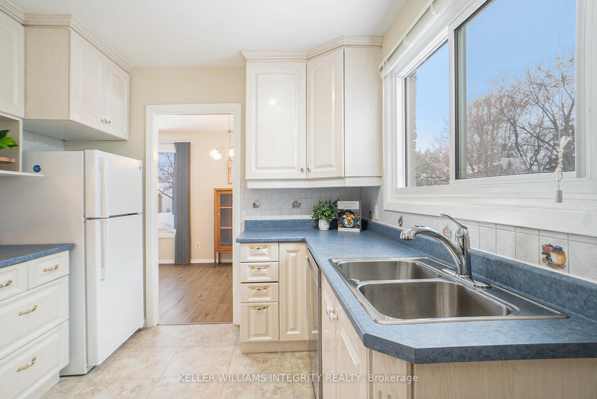 Photo 14 of 93 Hobart Crescent, Ottawa, Sheahan Estates/Trend Village — HOMEH