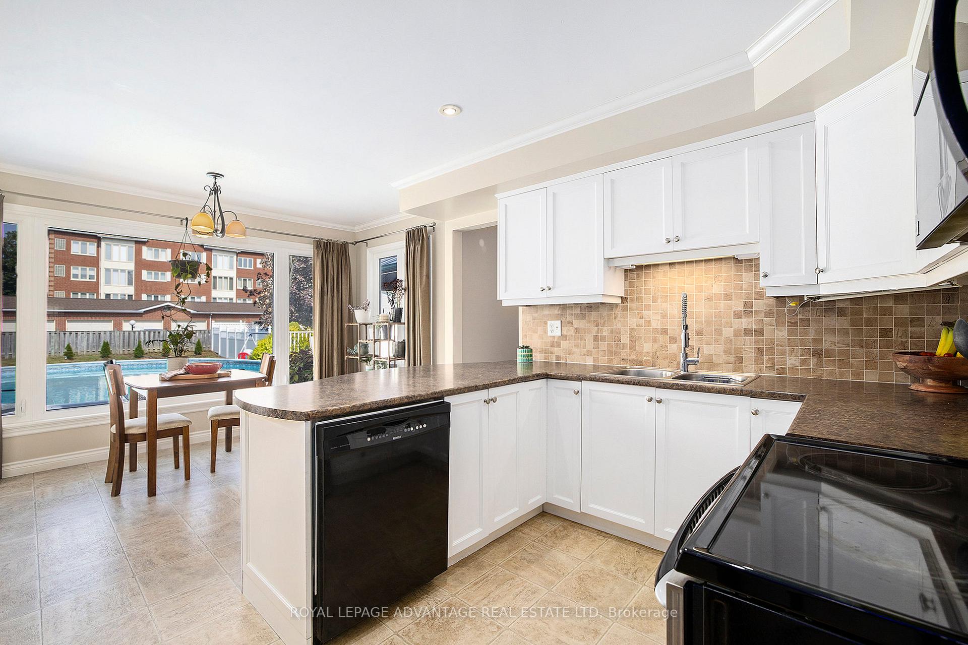 Photo 10 of 267 Wood Avenue, Smiths Falls — HOMEH