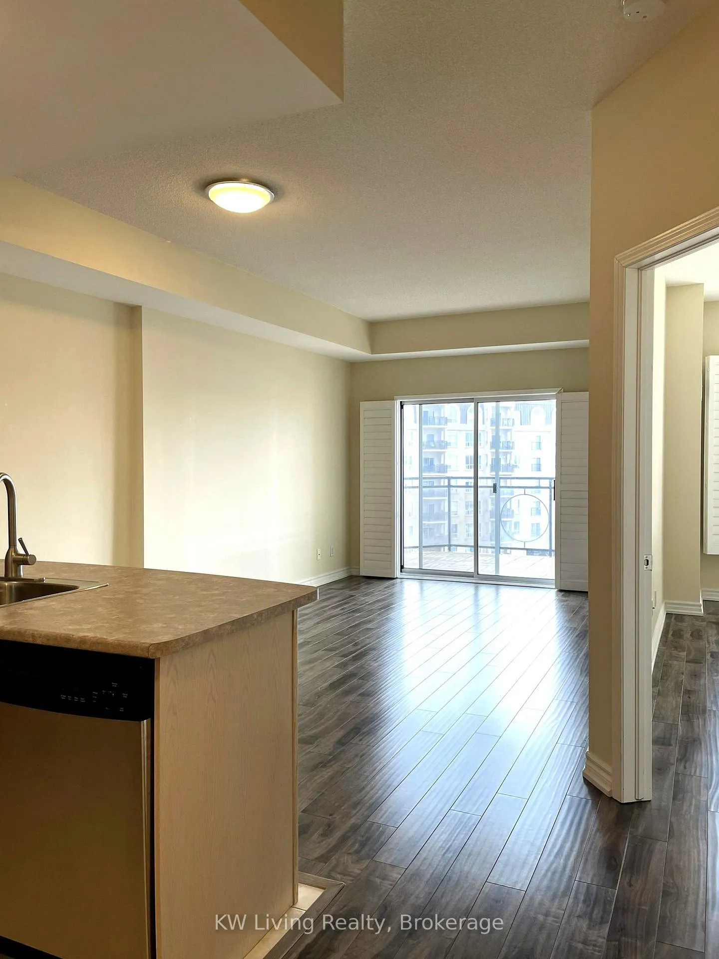 Photo 1 of Unit 617, 2 Maison Parc Court, Vaughan, Lakeview Estates — HOMEH