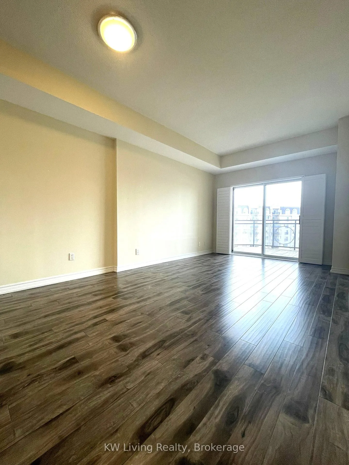Photo 2 of Unit 617, 2 Maison Parc Court, Vaughan, Lakeview Estates — HOMEH