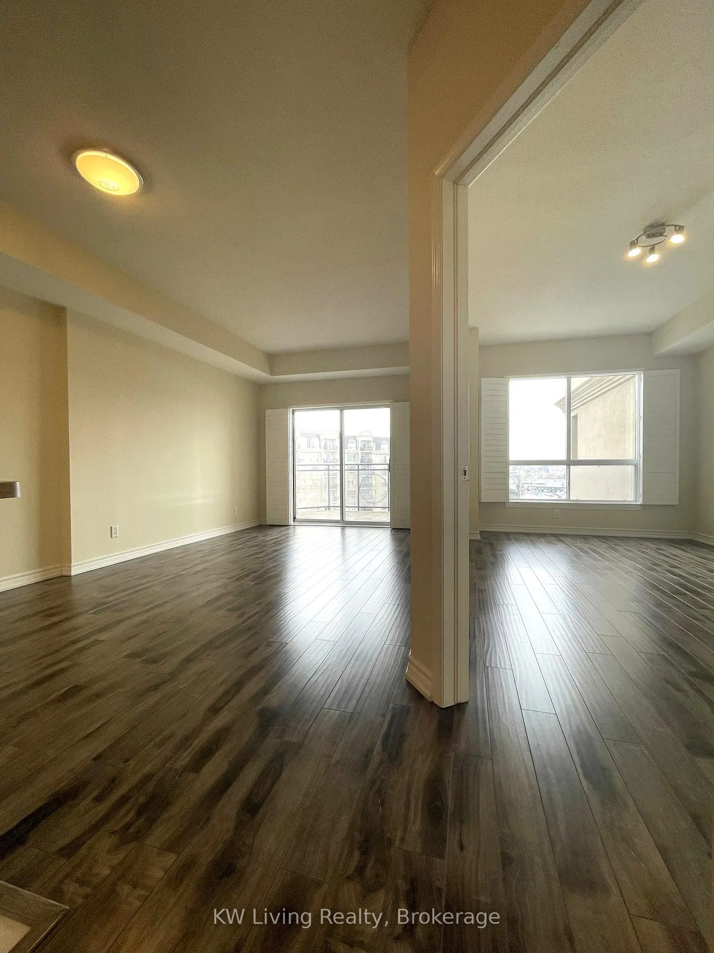 Photo 3 of Unit 617, 2 Maison Parc Court, Vaughan, Lakeview Estates — HOMEH
