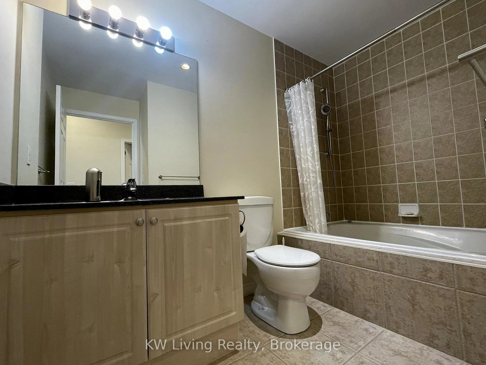 Photo 11 of Unit 617, 2 Maison Parc Court, Vaughan, Lakeview Estates — HOMEH