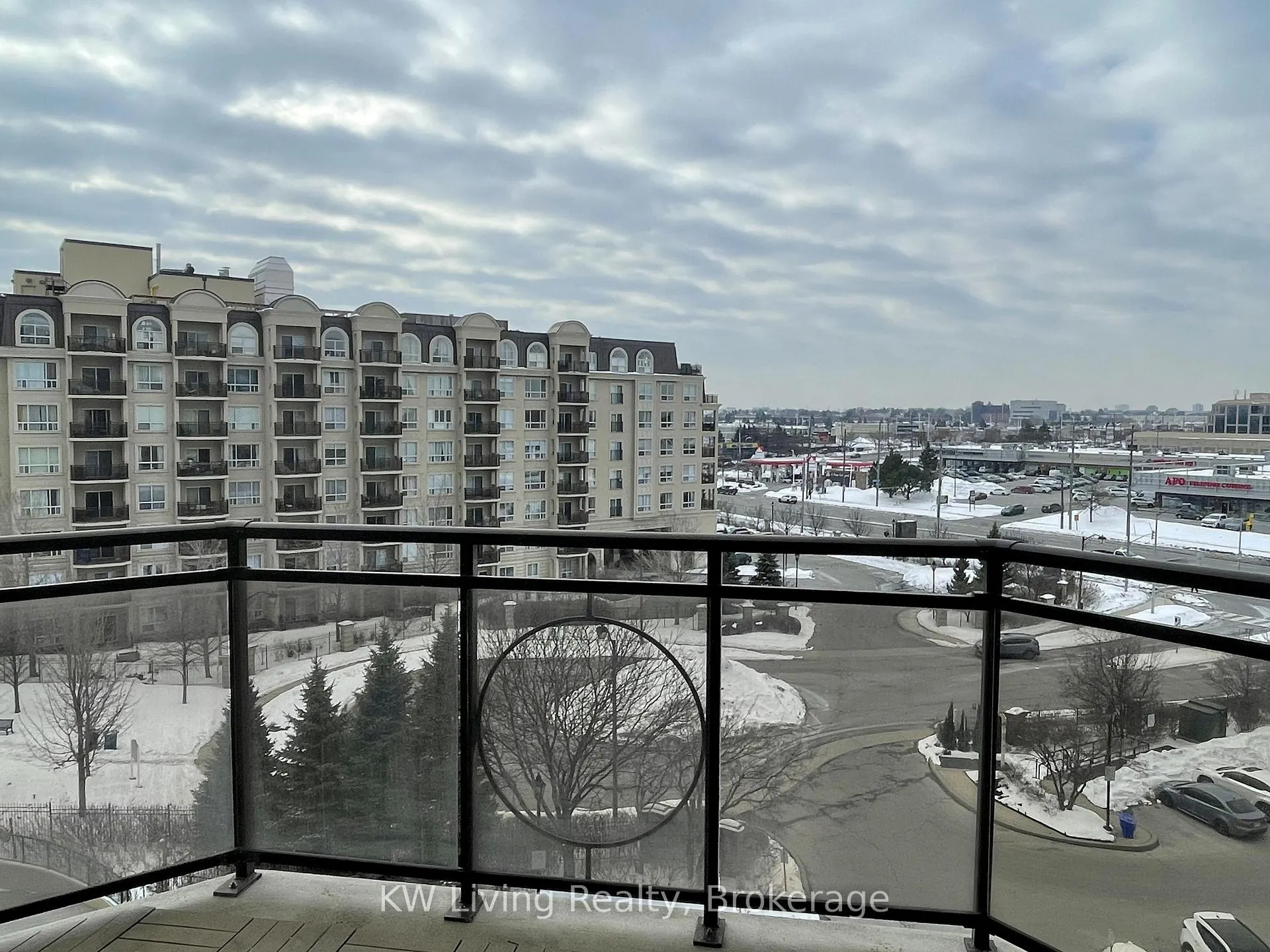 Photo 13 of Unit 617, 2 Maison Parc Court, Vaughan, Lakeview Estates — HOMEH