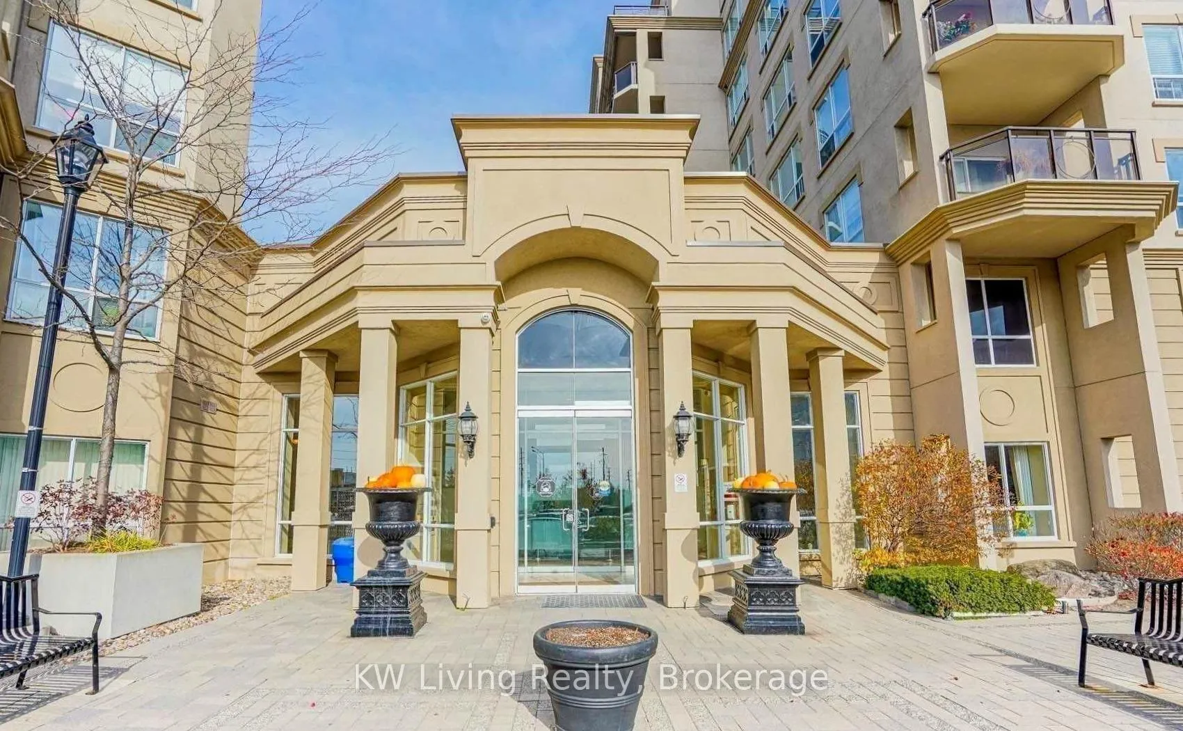 Photo 15 of Unit 617, 2 Maison Parc Court, Vaughan, Lakeview Estates — HOMEH