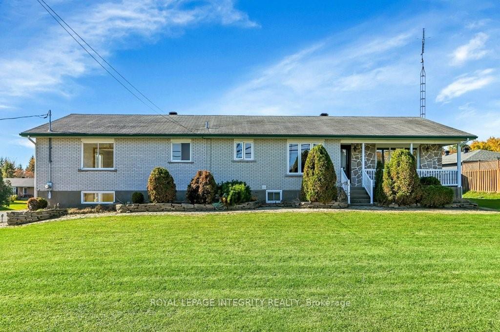 Front of 20397 Park Crescent