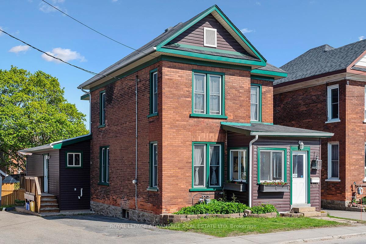 Photo 1 of 162 Chambers Street, Smiths Falls — HOMEH