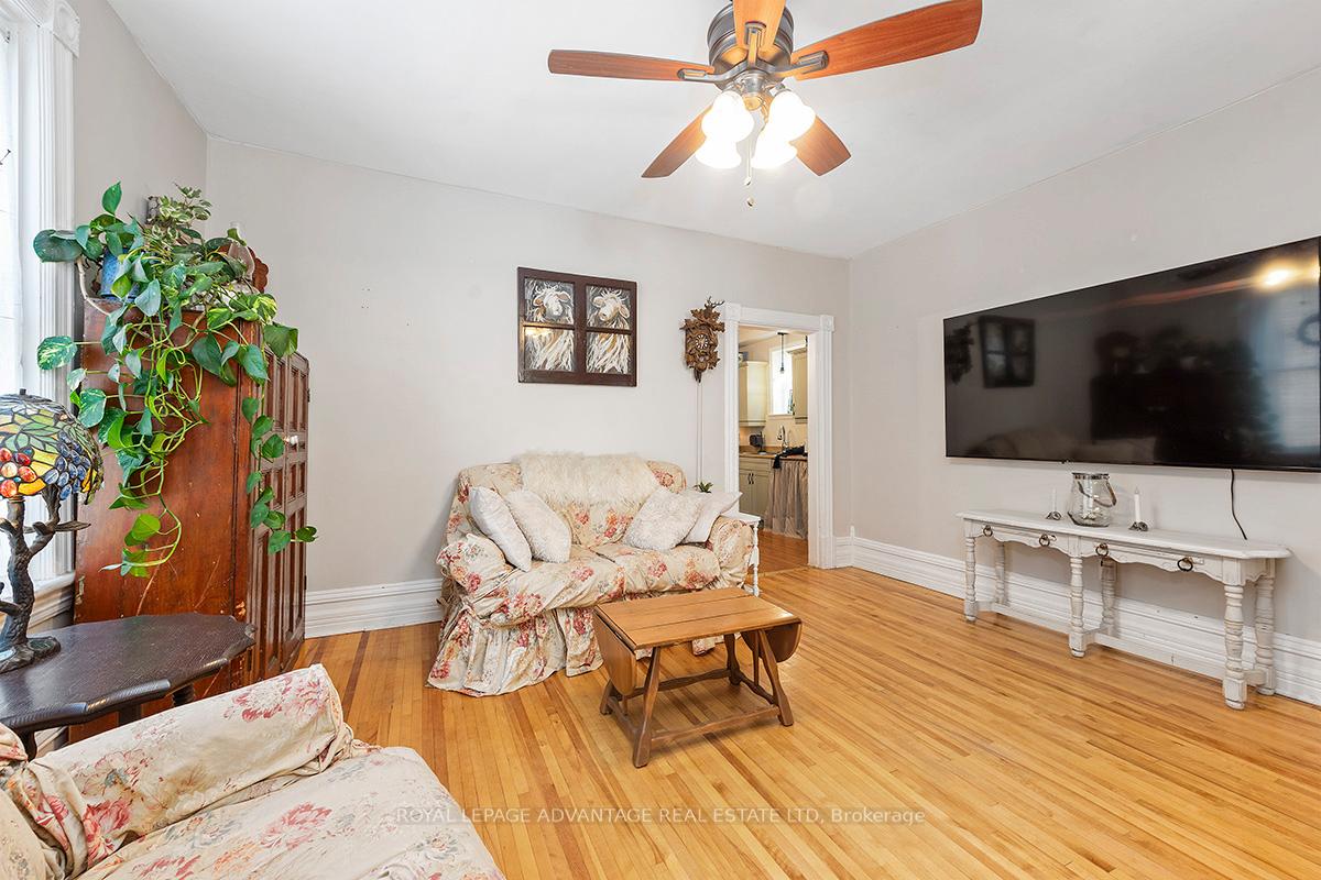 Photo 24 of 162 Chambers Street, Smiths Falls — HOMEH