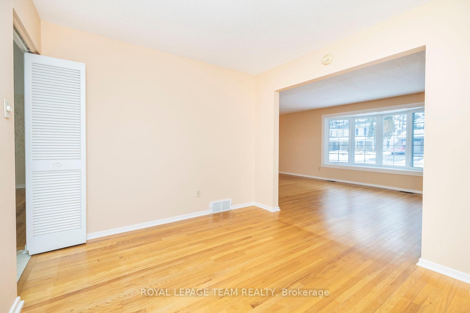 Photo 7 of 15 Glendenning Drive, Ottawa, Arlington Woods — HOMEH