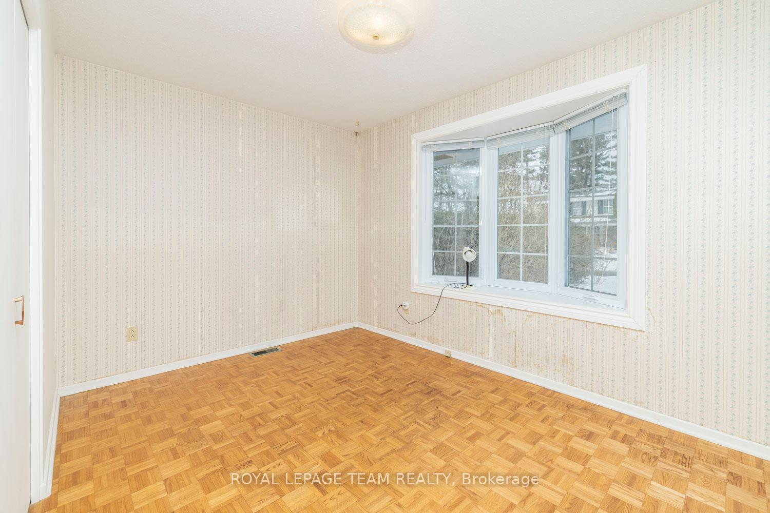 Photo 24 of 15 Glendenning Drive, Ottawa, Arlington Woods — HOMEH