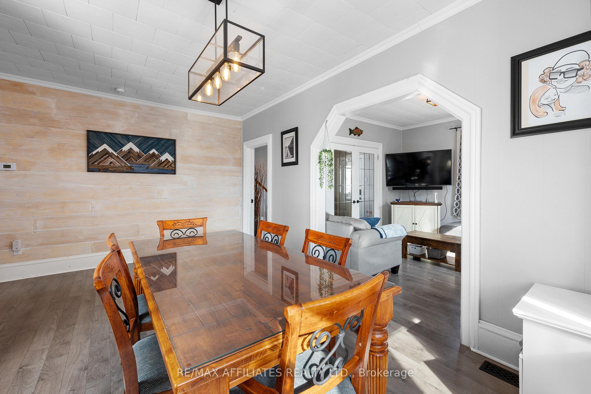 Photo 8 of 18 Winnifred Street N, Smiths Falls — HOMEH