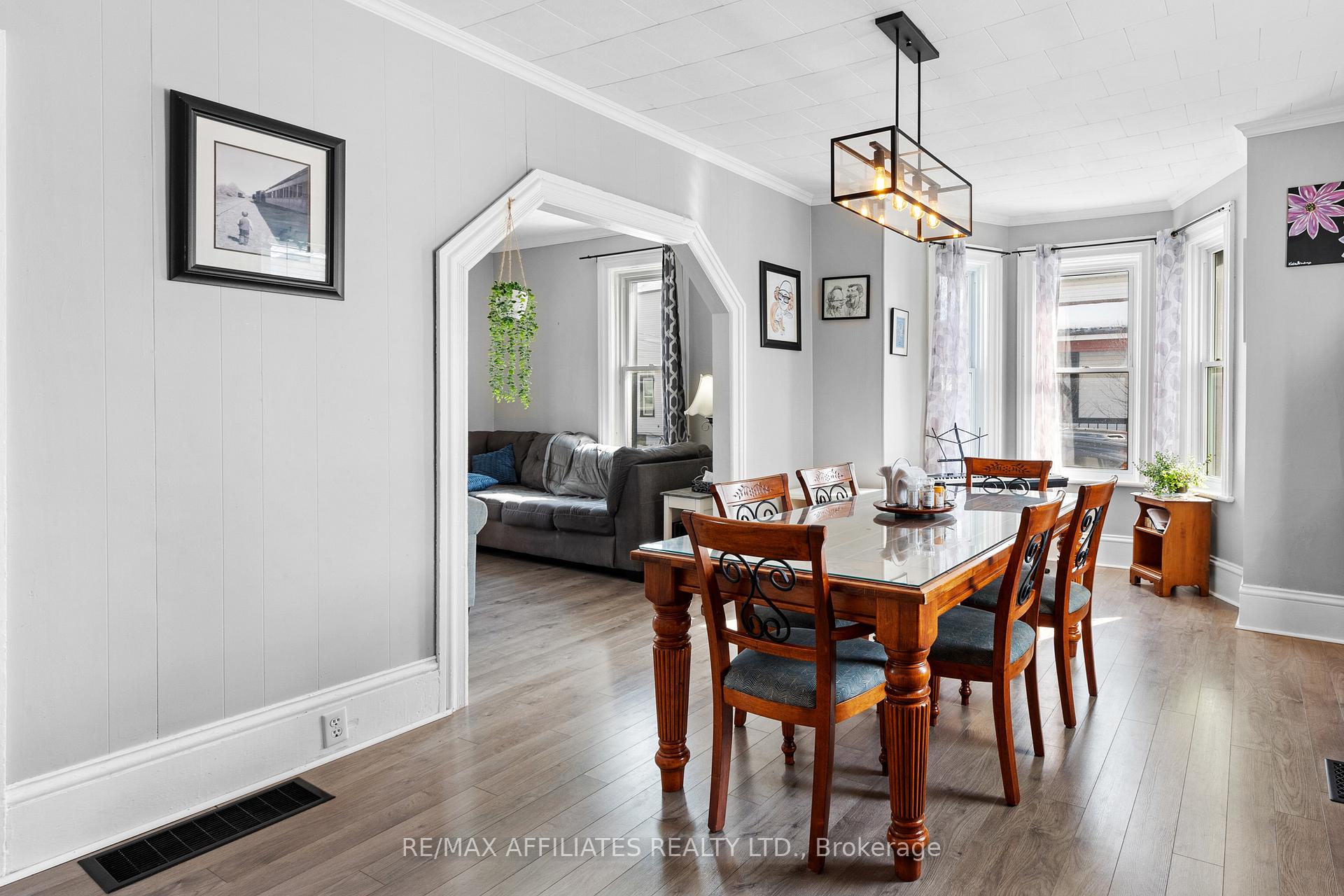 Photo 10 of 18 Winnifred Street N, Smiths Falls — HOMEH