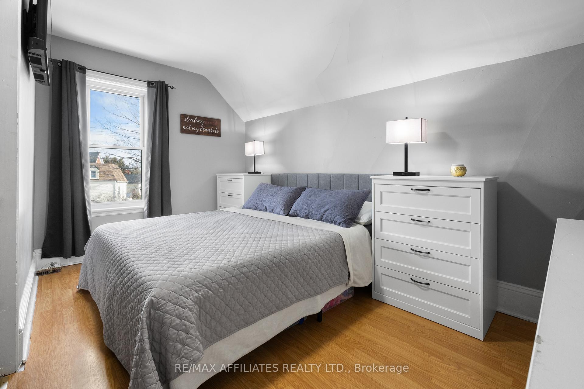 Photo 16 of 18 Winnifred Street N, Smiths Falls — HOMEH