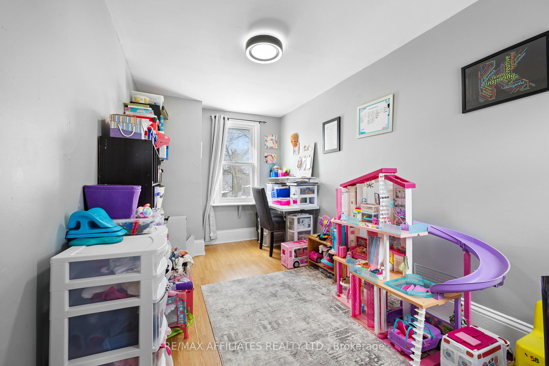 Photo 21 of 18 Winnifred Street N, Smiths Falls — HOMEH