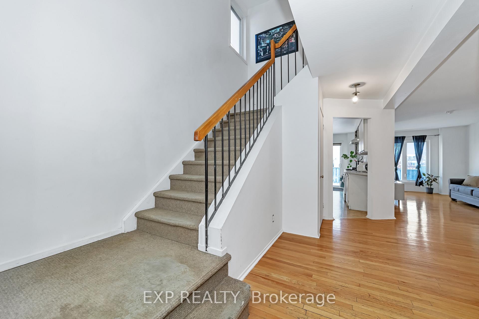 Photo 4 of 29 Sovereign Avenue, Ottawa, Craig Henry/Woodvale — HOMEH