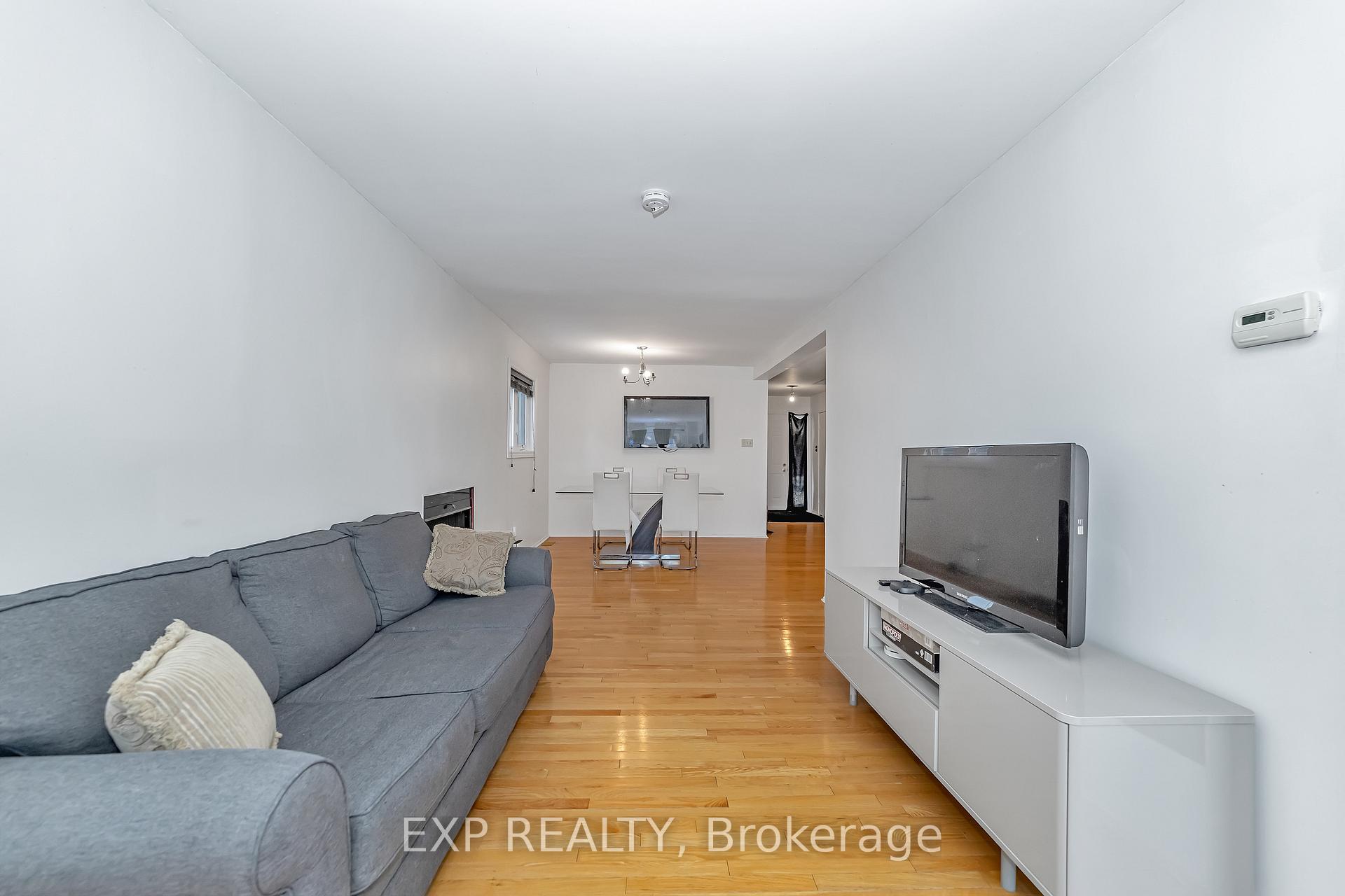 Photo 6 of 29 Sovereign Avenue, Ottawa, Craig Henry/Woodvale — HOMEH