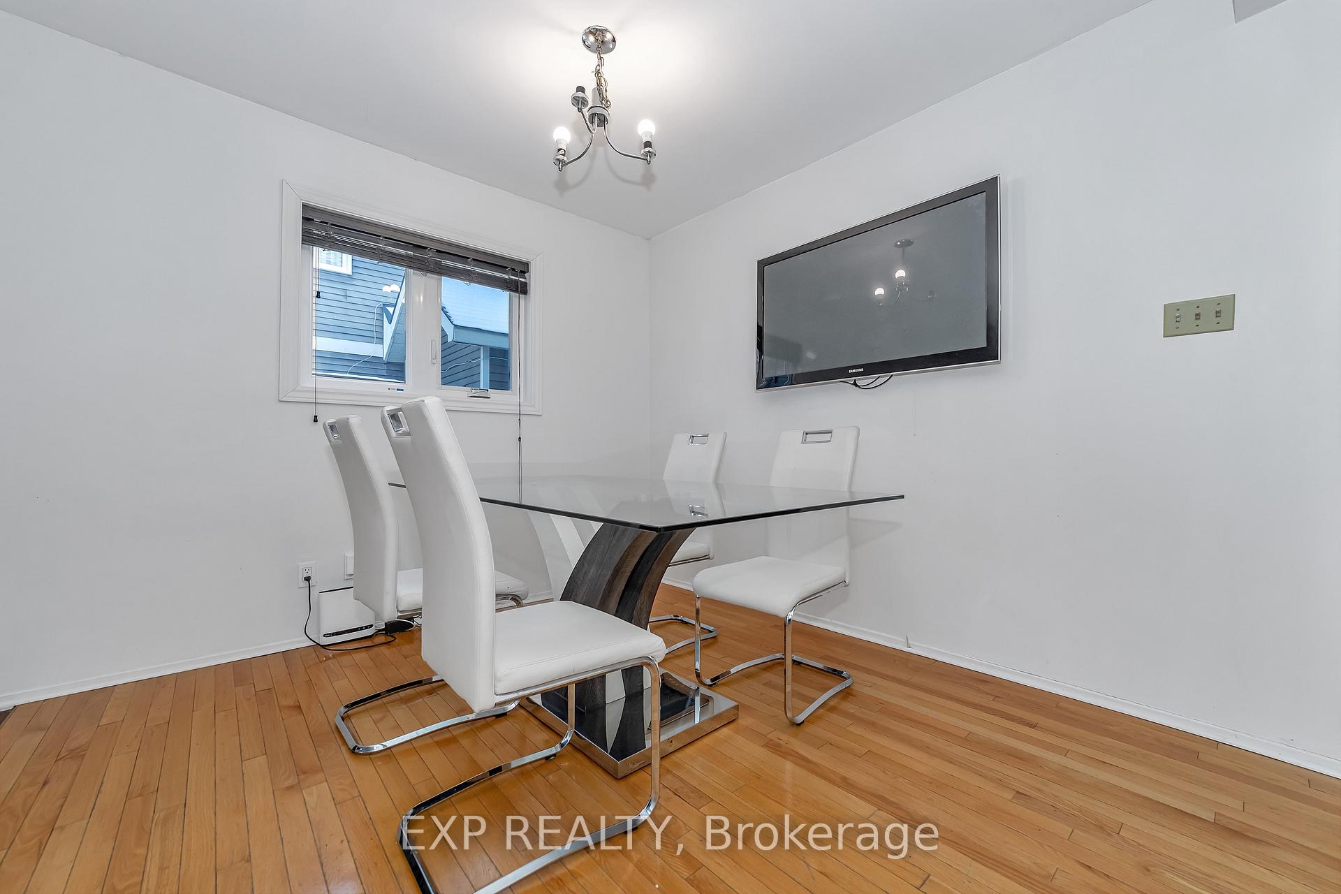 Photo 11 of 29 Sovereign Avenue, Ottawa, Craig Henry/Woodvale — HOMEH