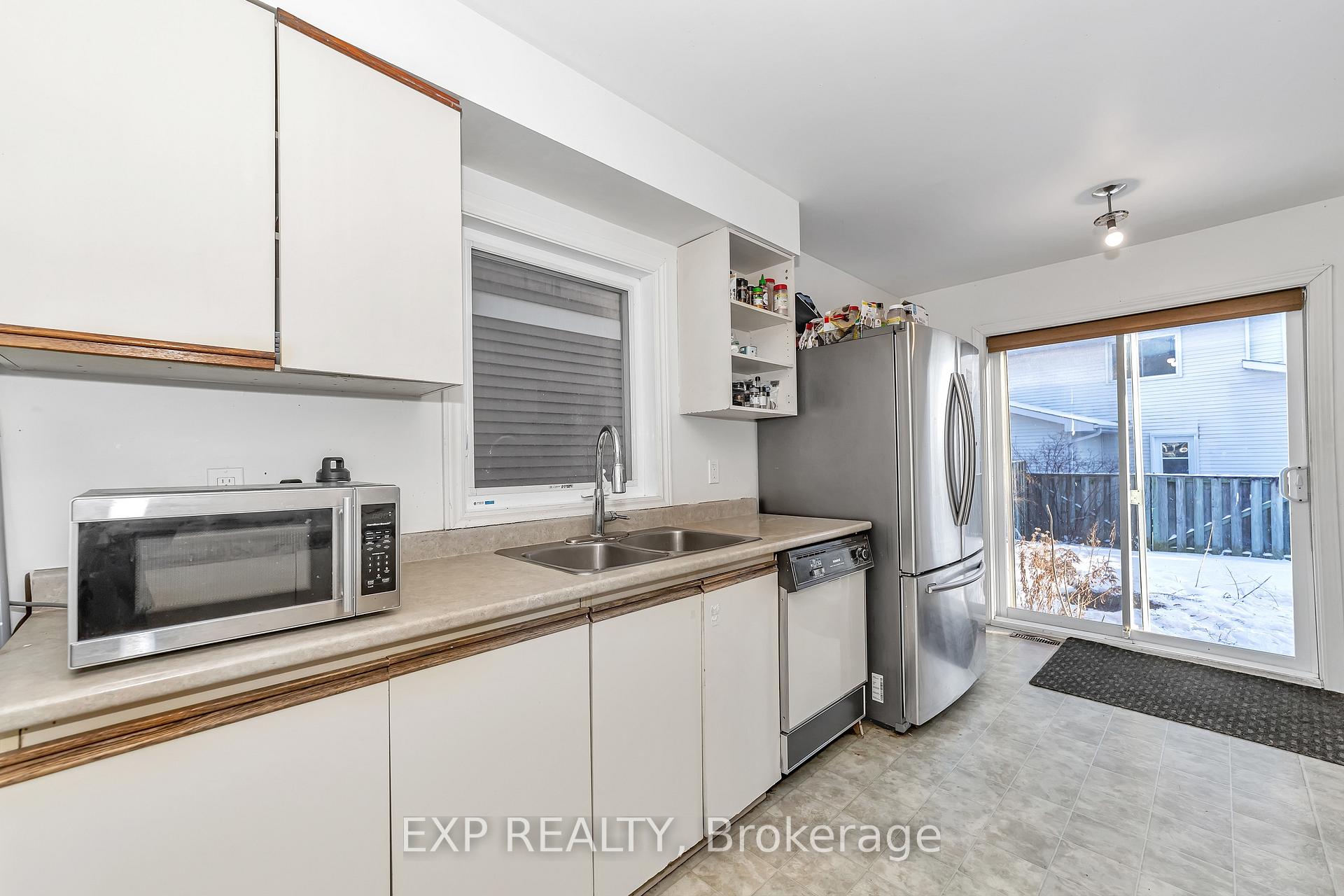 Photo 14 of 29 Sovereign Avenue, Ottawa, Craig Henry/Woodvale — HOMEH