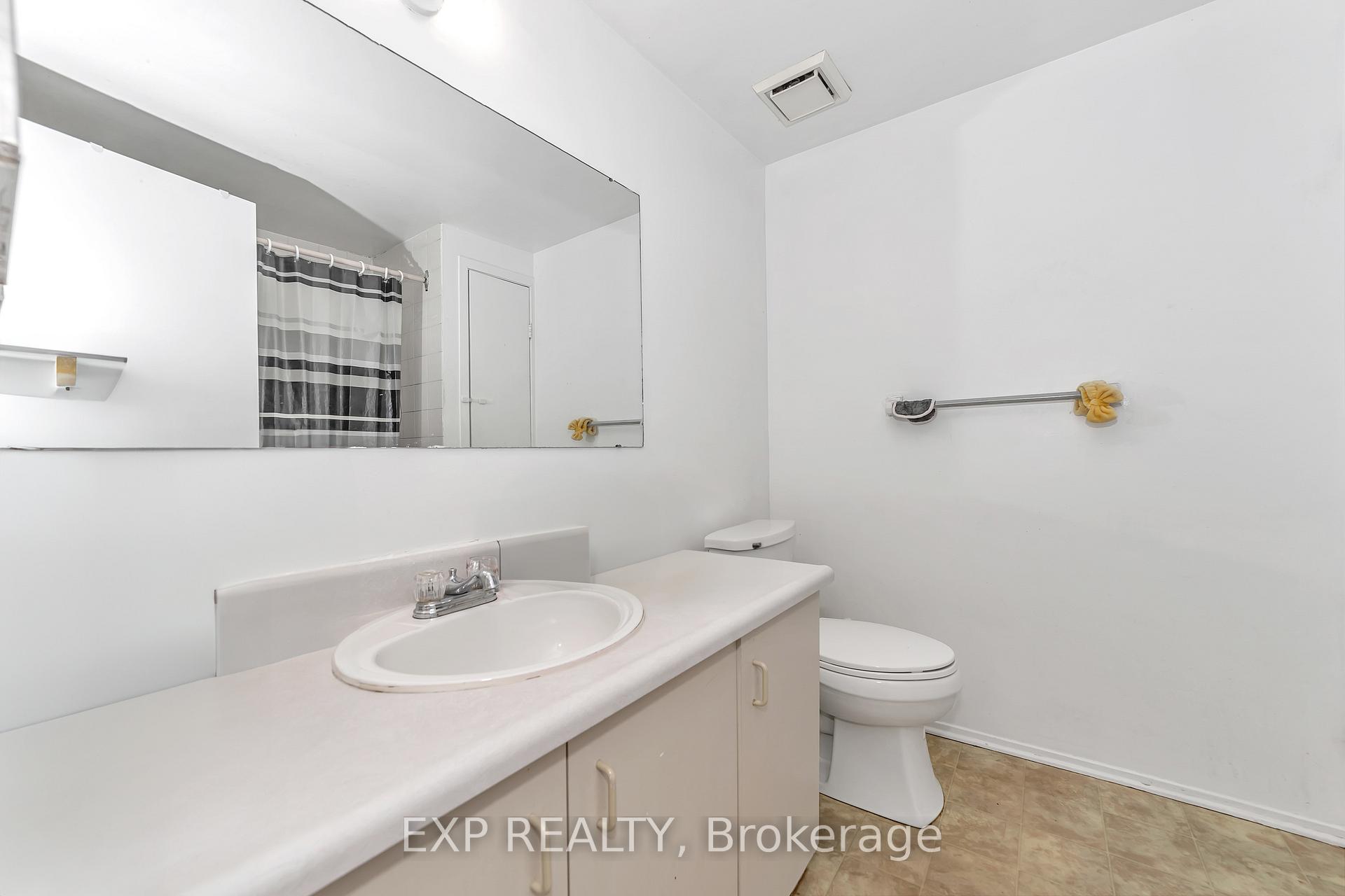Photo 16 of 29 Sovereign Avenue, Ottawa, Craig Henry/Woodvale — HOMEH