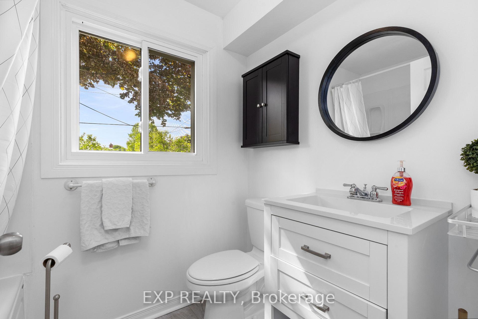 Photo 11 of 55 Broadview Avenue E, Smiths Falls — HOMEH