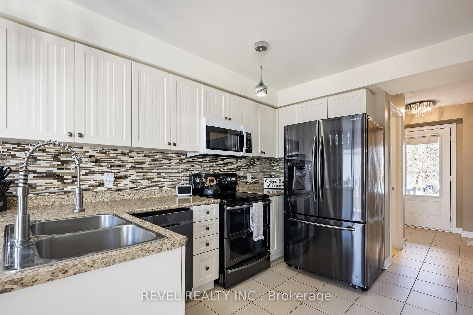 Photo 9 of 915 Cook Crescent, Shelburne — HOMEH