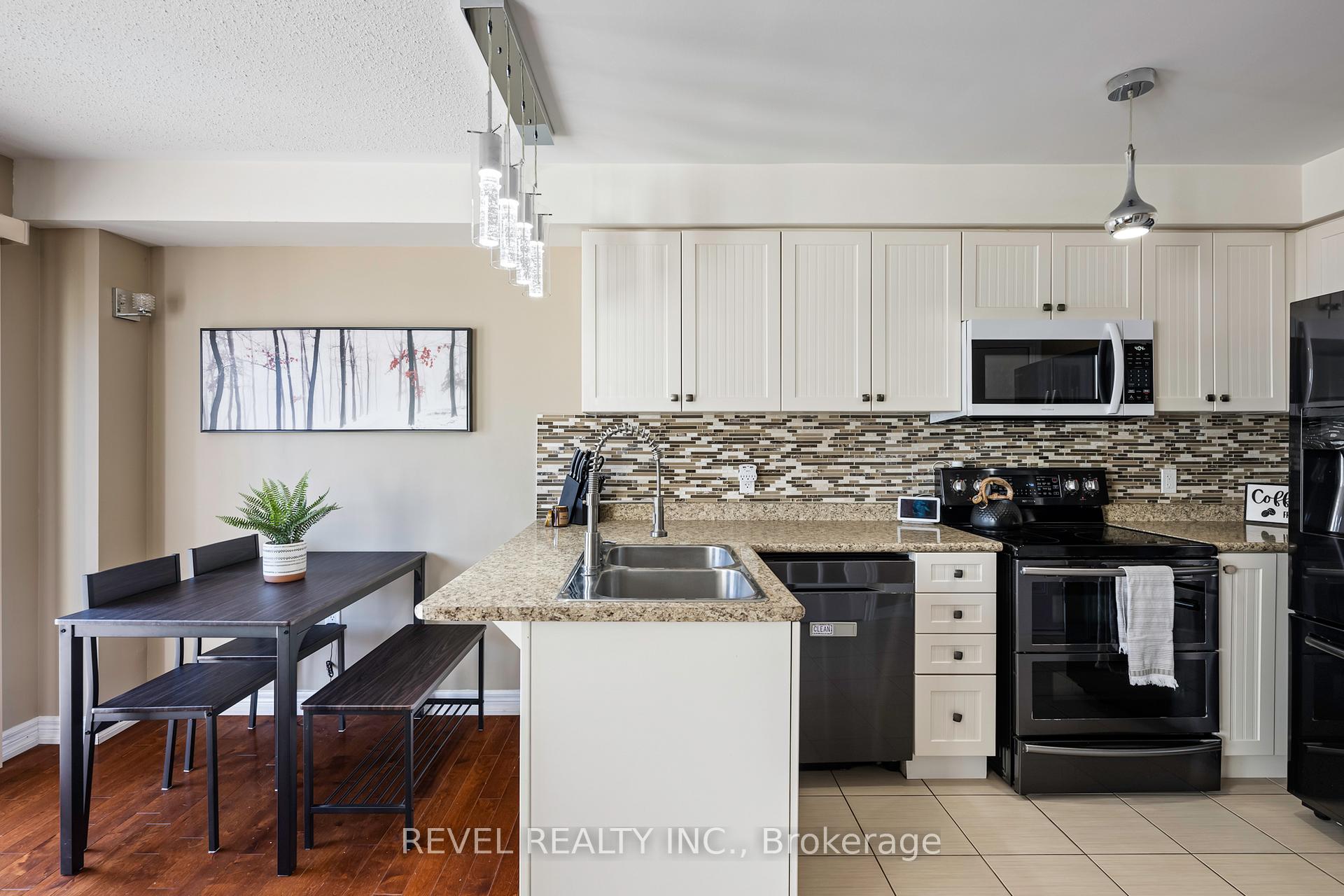 Photo 10 of 915 Cook Crescent, Shelburne — HOMEH