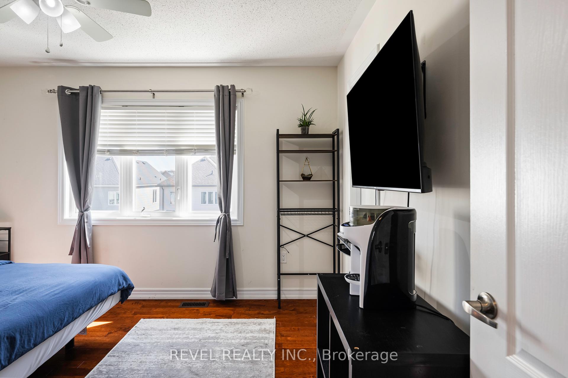 Photo 18 of 915 Cook Crescent, Shelburne — HOMEH