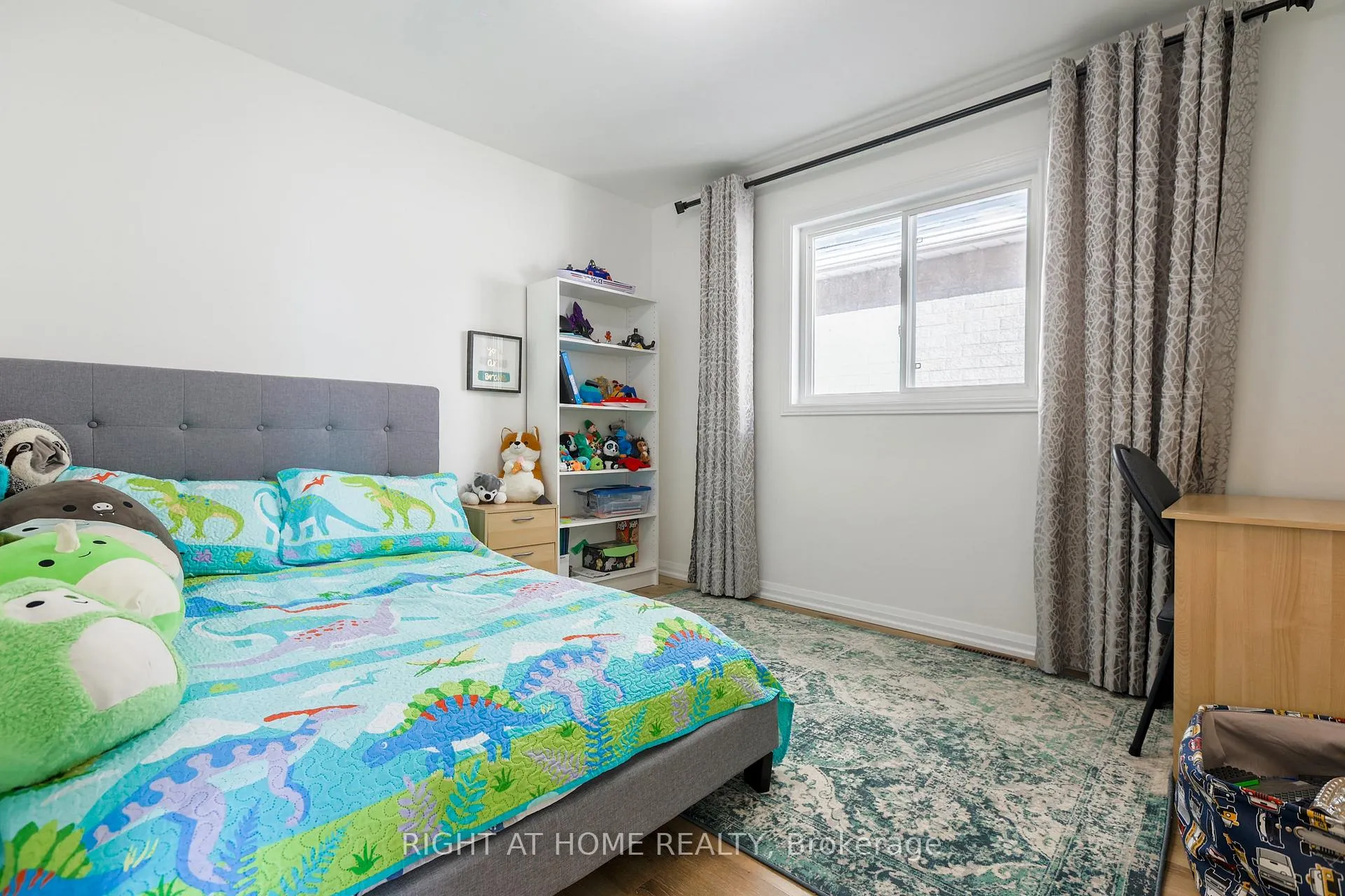 Photo 27 of 32 Eddington Place, Vaughan, Maple — HOMEH