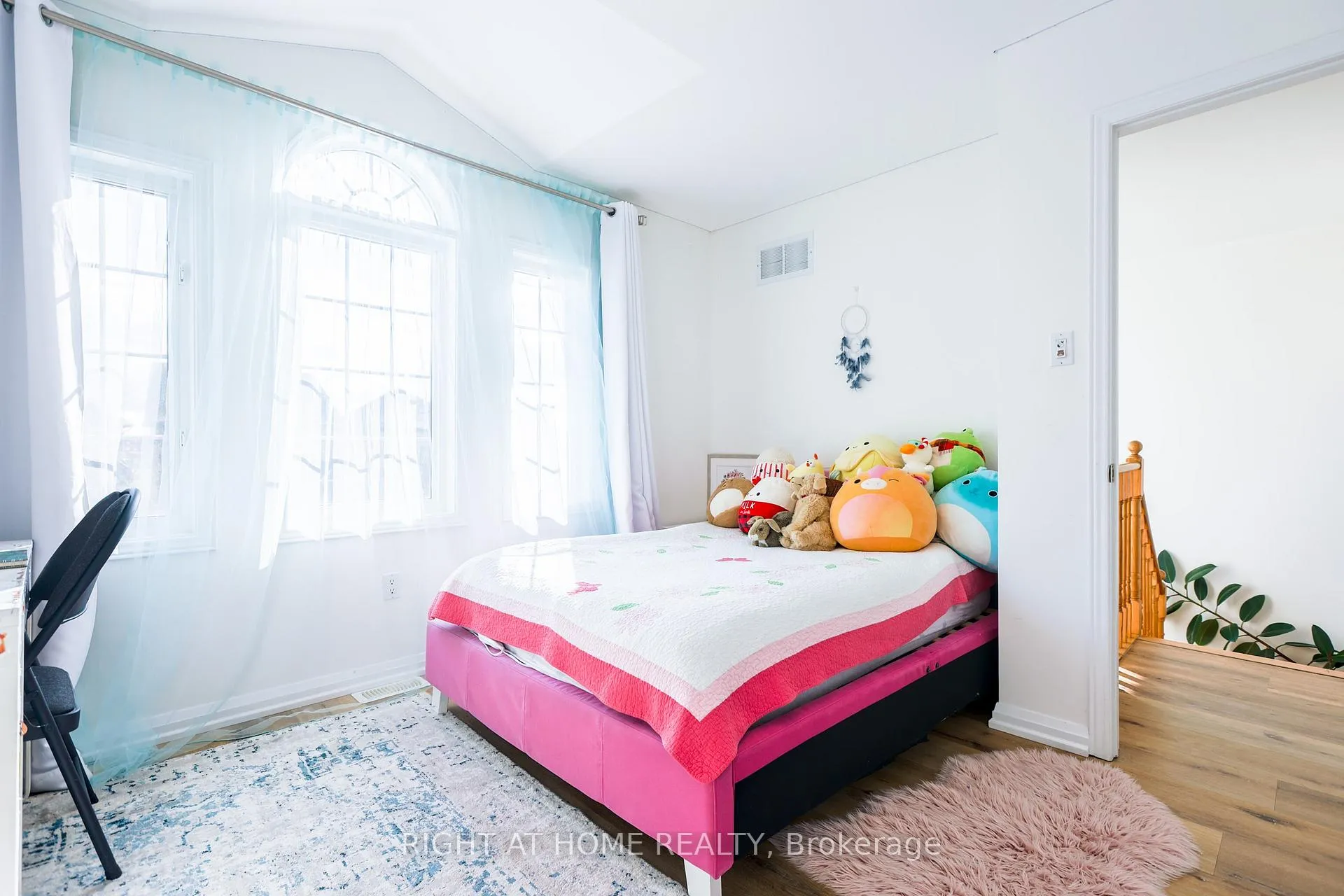 Photo 30 of 32 Eddington Place, Vaughan, Maple — HOMEH