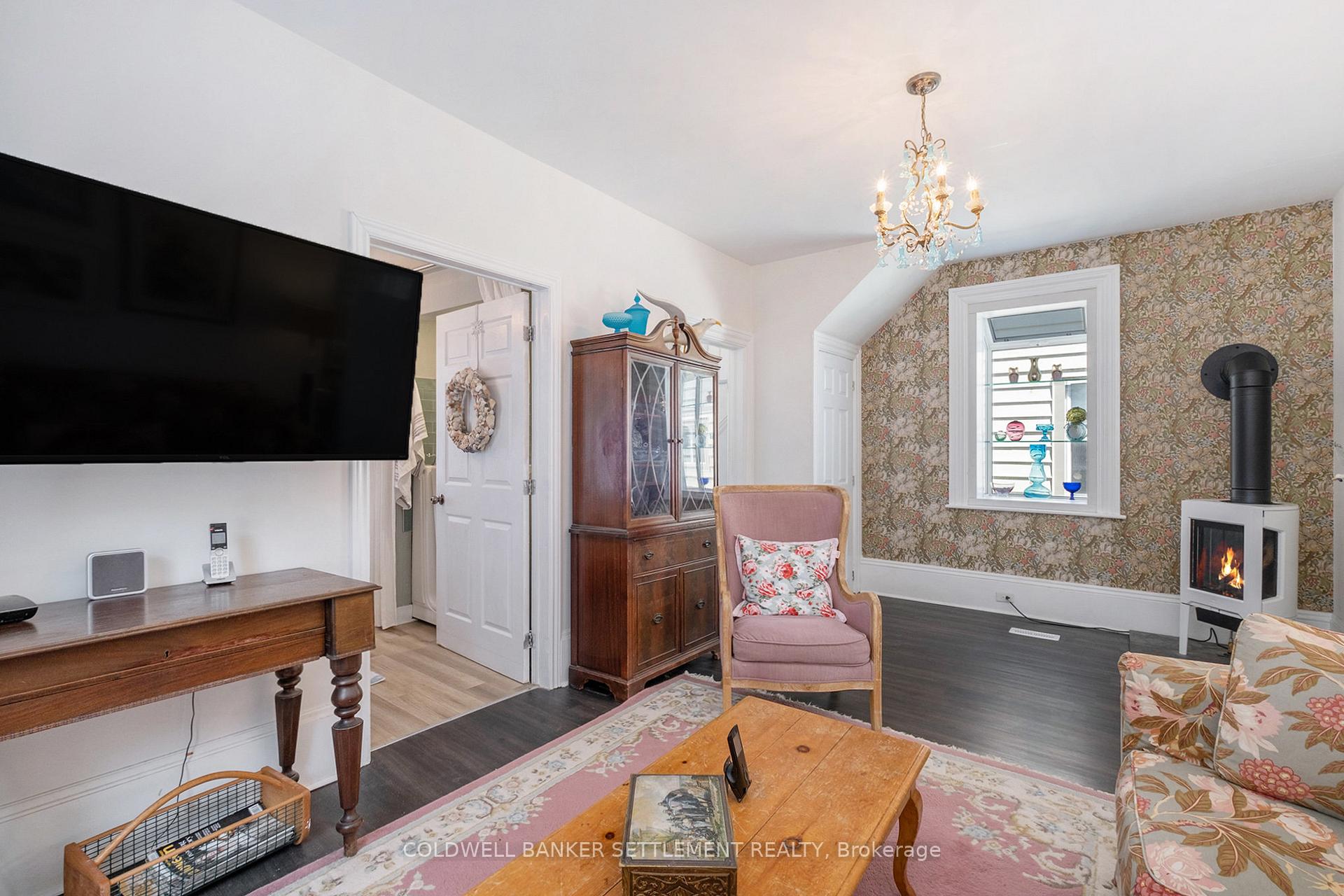 Photo 8 of 91 William Street E, Smiths Falls — HOMEH