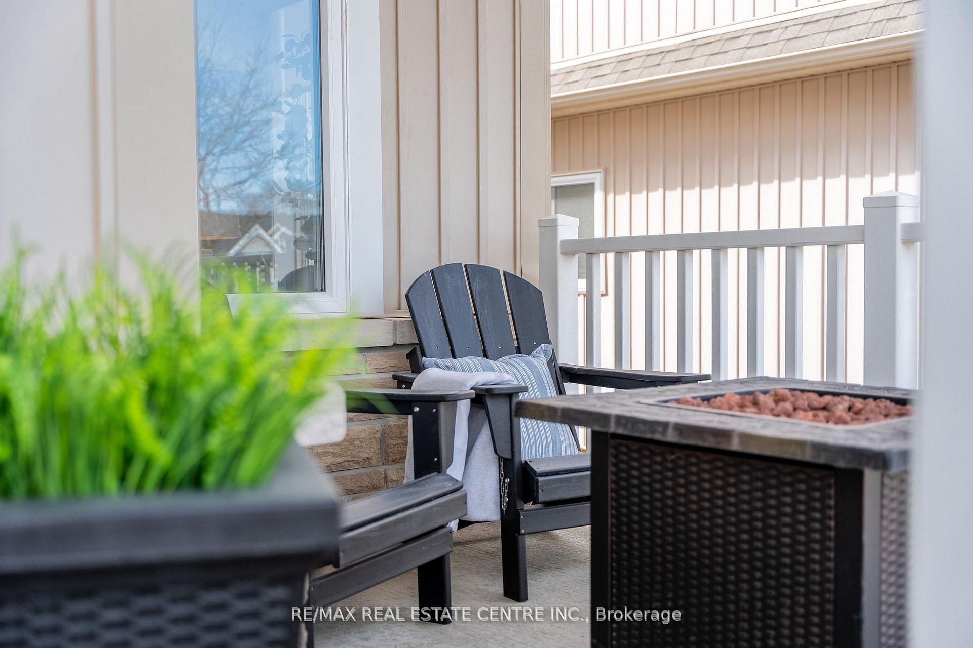 Photo 2 of 942 Greenwood Crescent, Shelburne — HOMEH