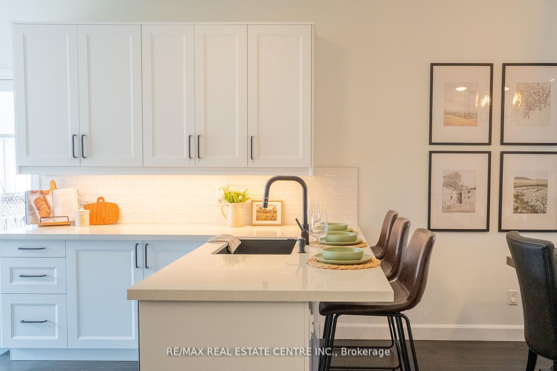 Photo 11 of 942 Greenwood Crescent, Shelburne — HOMEH