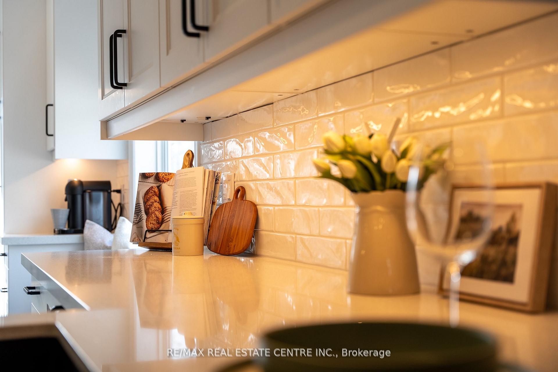 Photo 16 of 942 Greenwood Crescent, Shelburne — HOMEH