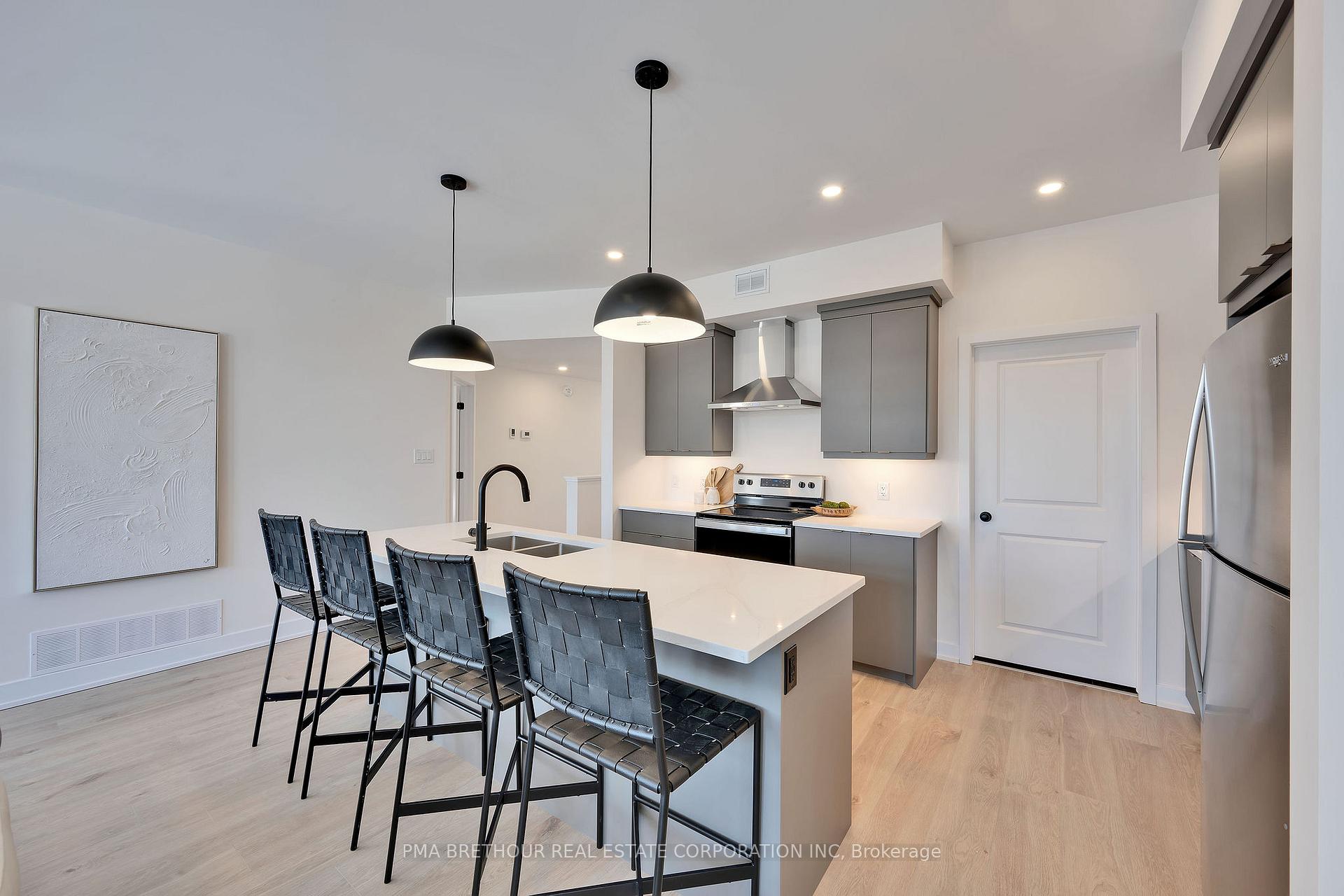 Photo 9 of 88 Whitcomb Crescent, Smiths Falls — HOMEH