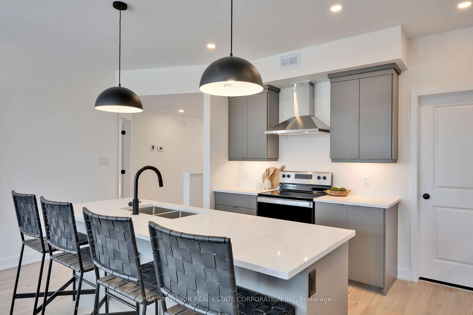 Photo 10 of 88 Whitcomb Crescent, Smiths Falls — HOMEH