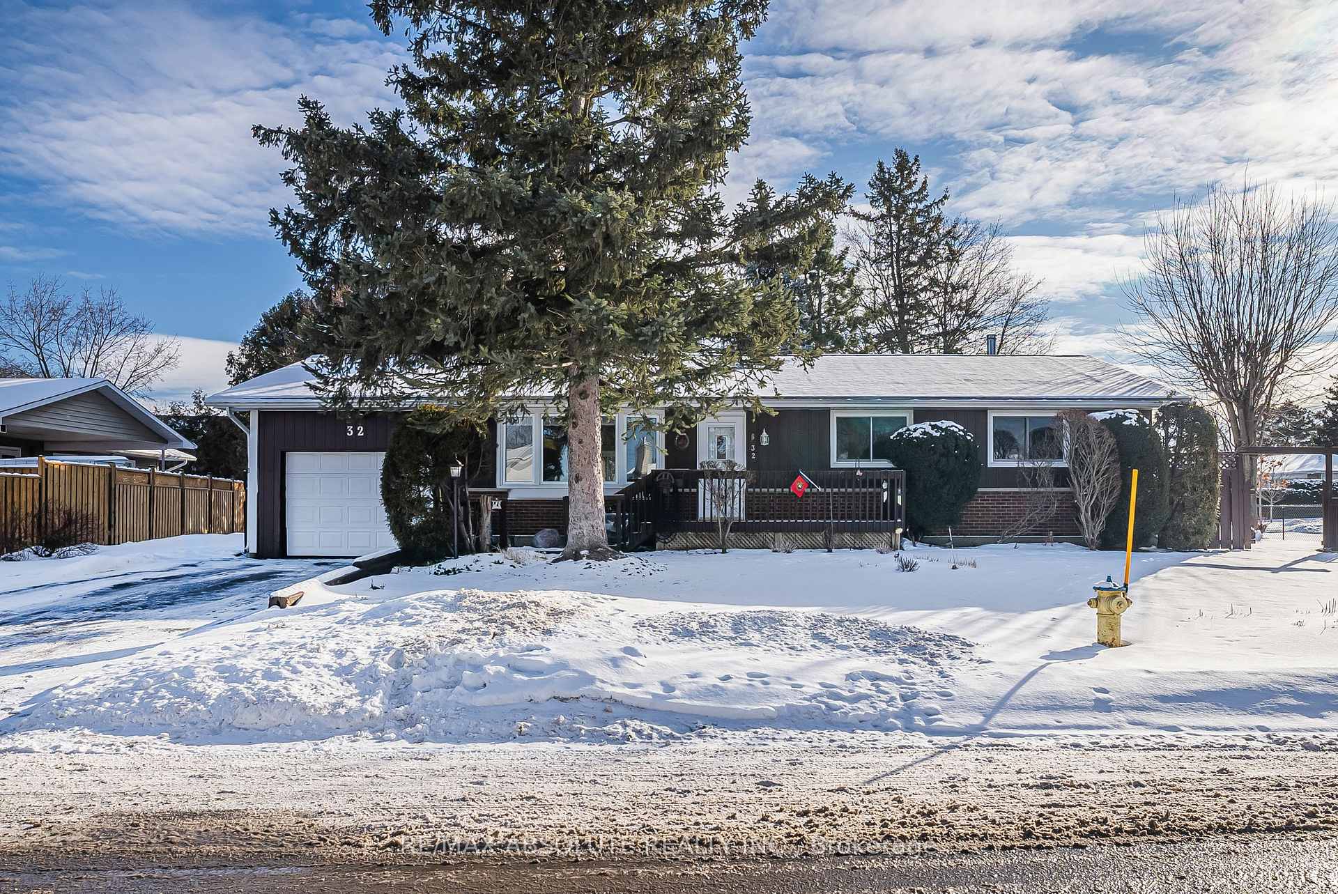Photo 1 of 32 Cremona Crescent, Ottawa, Manordale — HOMEH