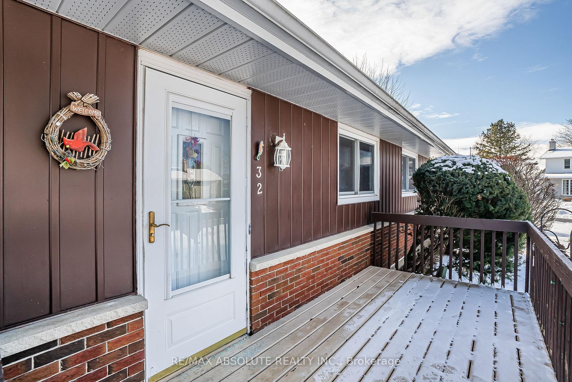Photo 3 of 32 Cremona Crescent, Ottawa, Manordale — HOMEH