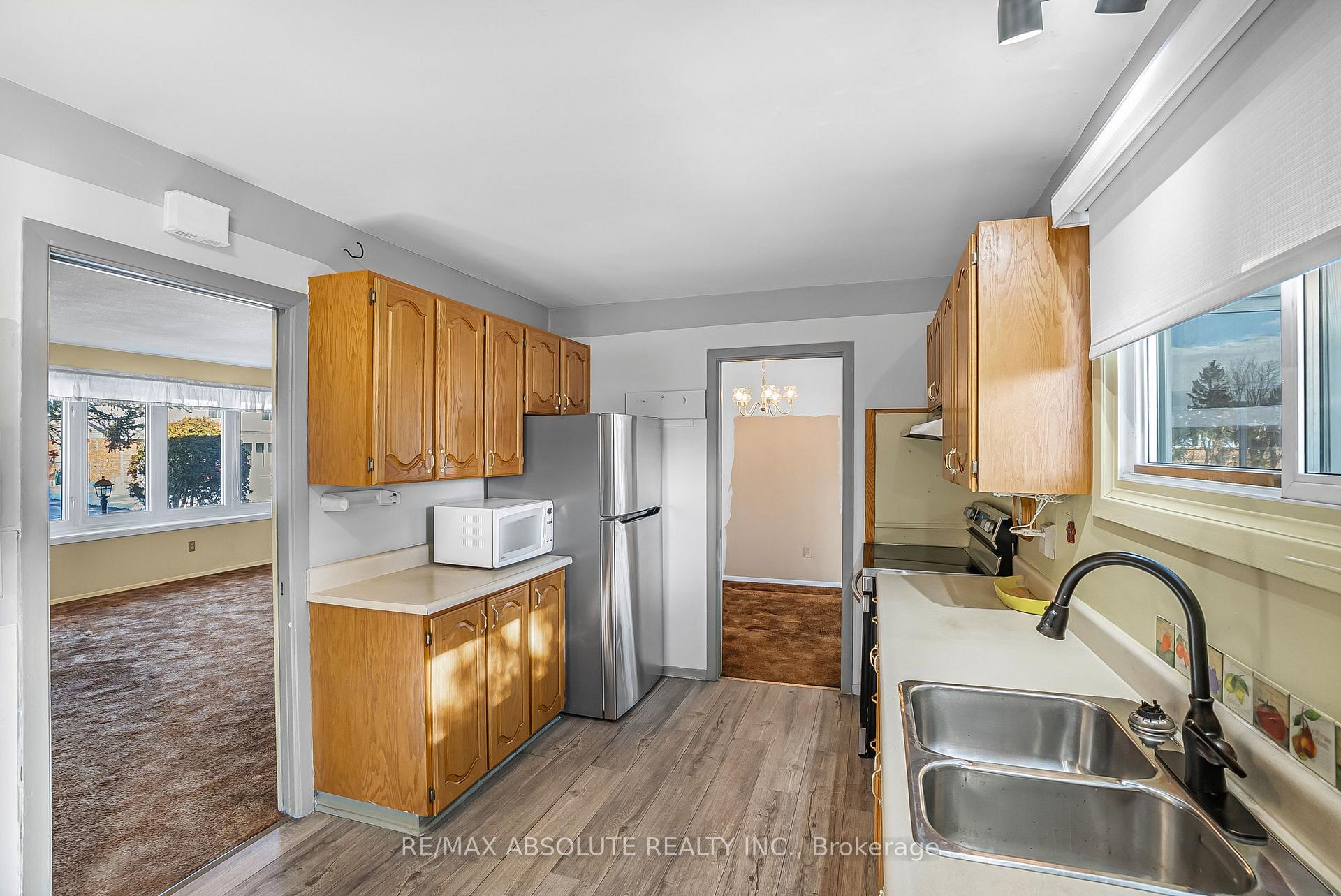 Photo 13 of 32 Cremona Crescent, Ottawa, Manordale — HOMEH
