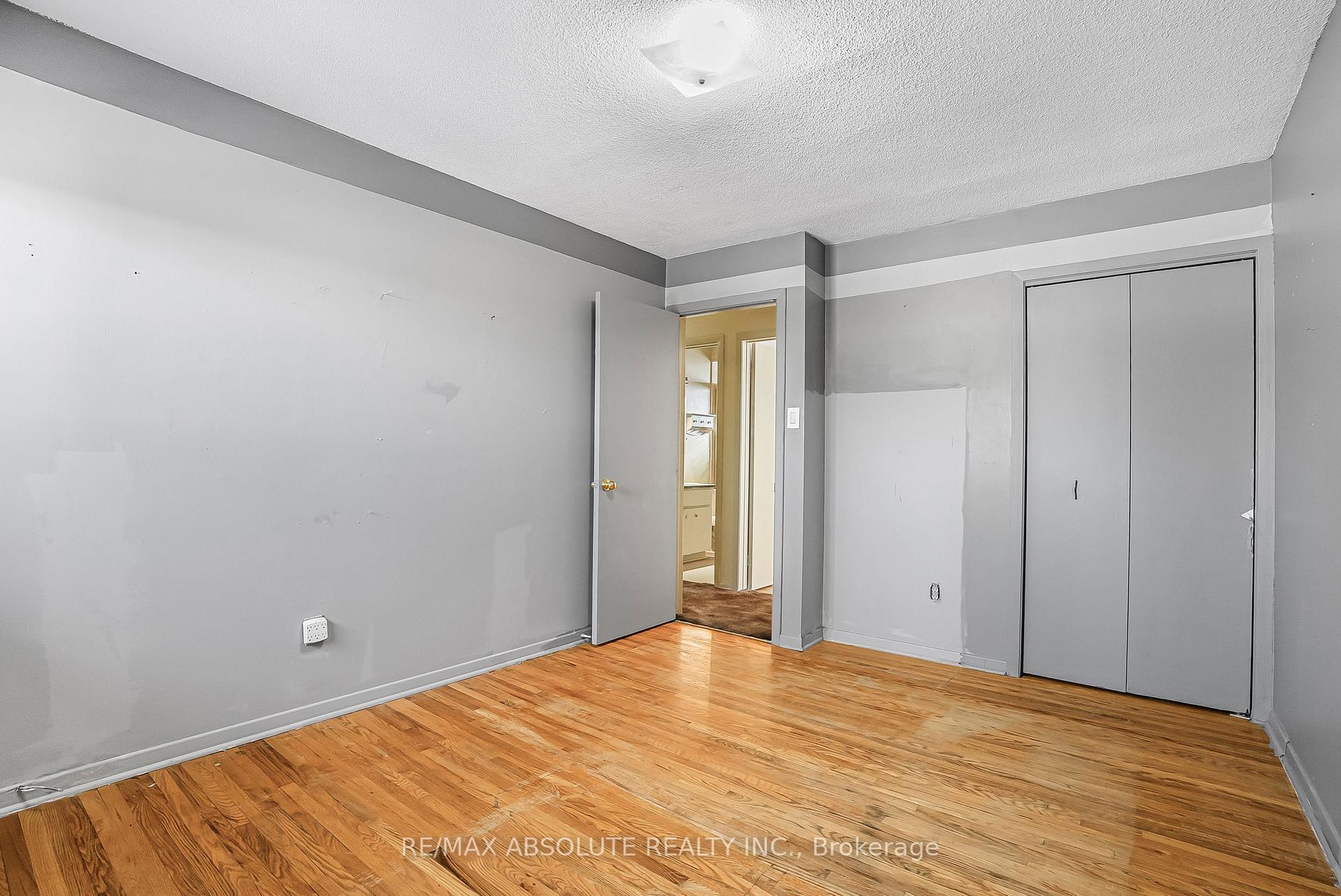 Photo 20 of 32 Cremona Crescent, Ottawa, Manordale — HOMEH