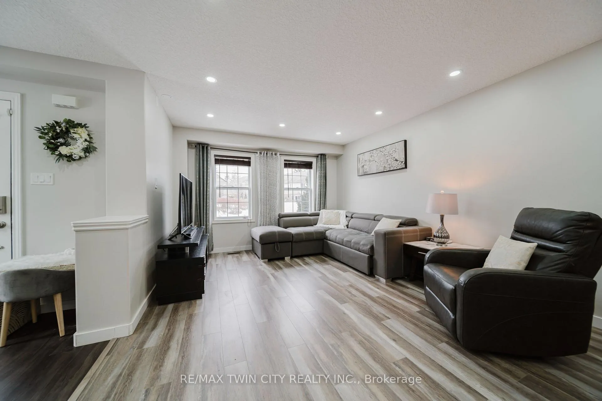 Photo 4 of Unit 2, 214 Snyder's Road W, Wilmot — HOMEH