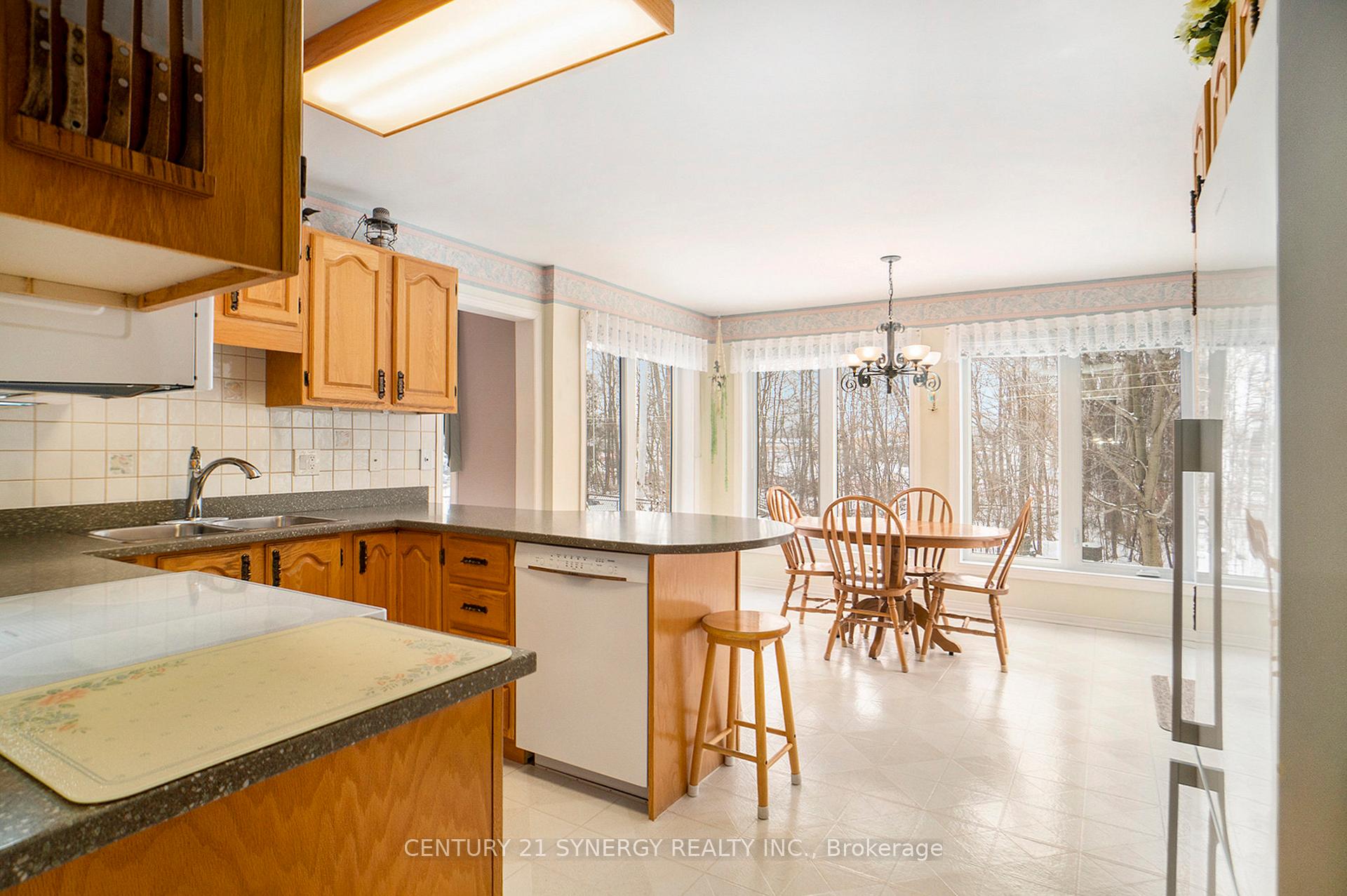 Photo 4 of 9 Davis Drive, Smiths Falls — HOMEH
