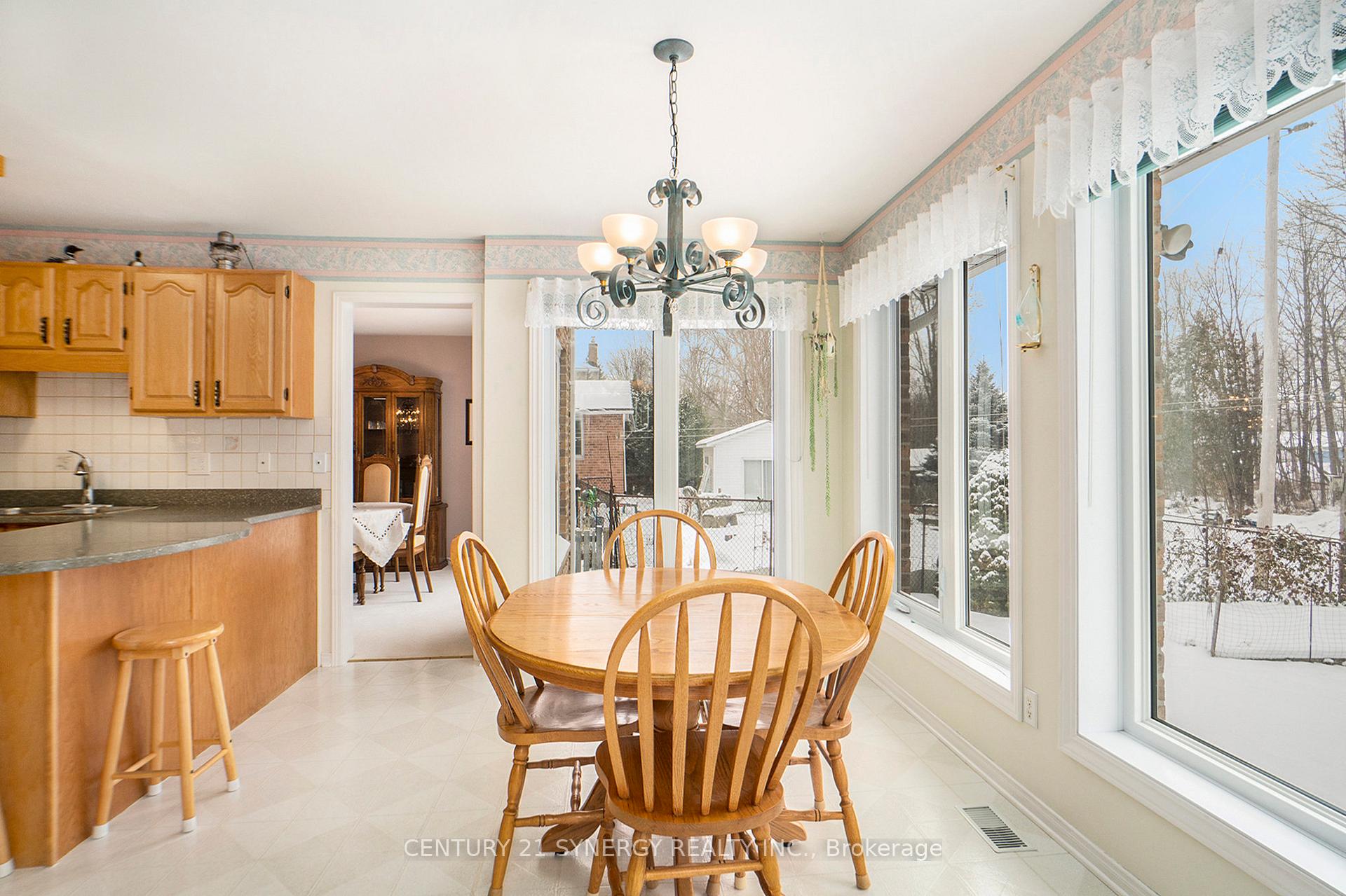 Photo 7 of 9 Davis Drive, Smiths Falls — HOMEH
