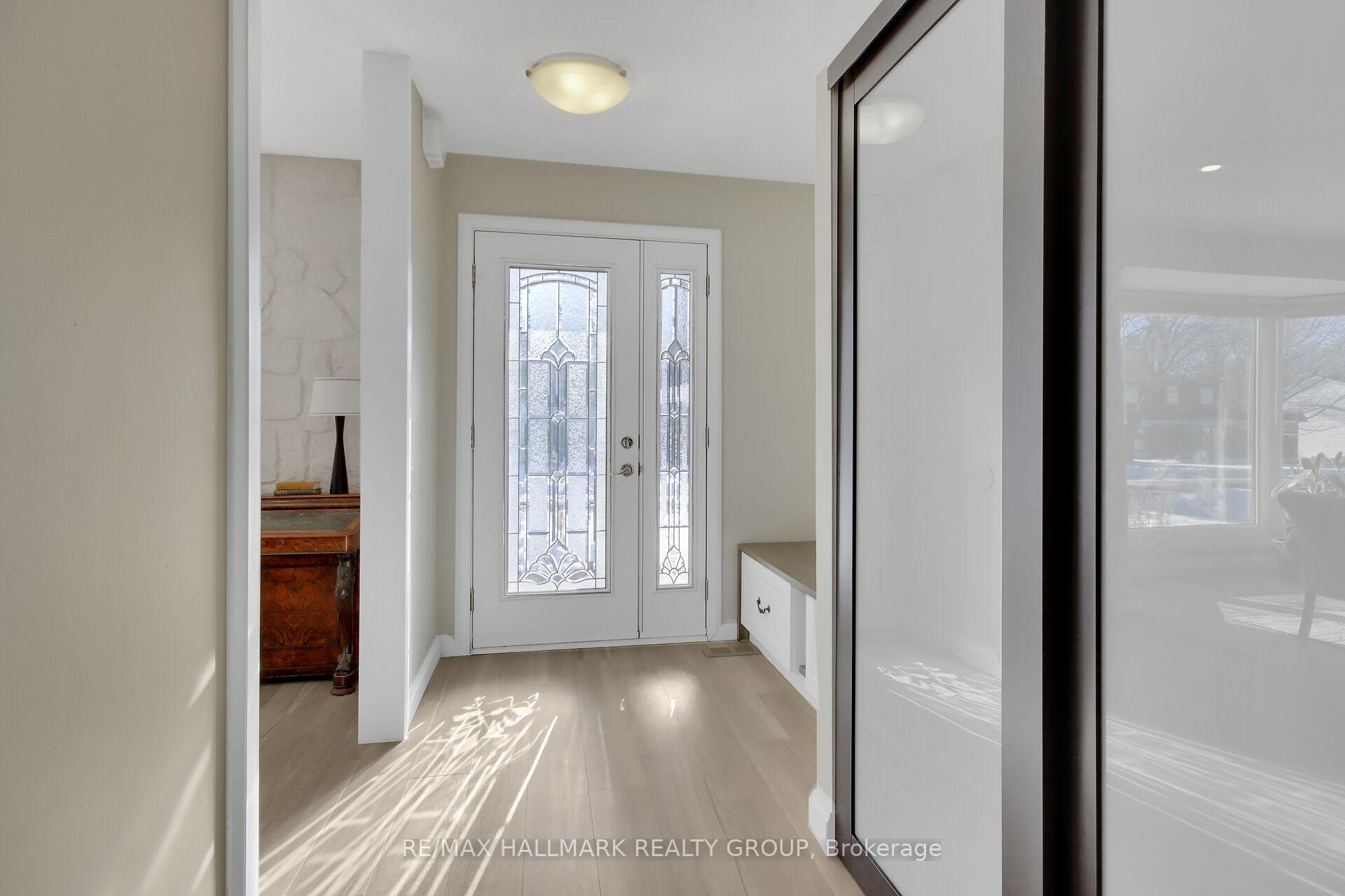 Photo 4 of 13 Cosburn Avenue, Ottawa, Arlington Woods — HOMEH