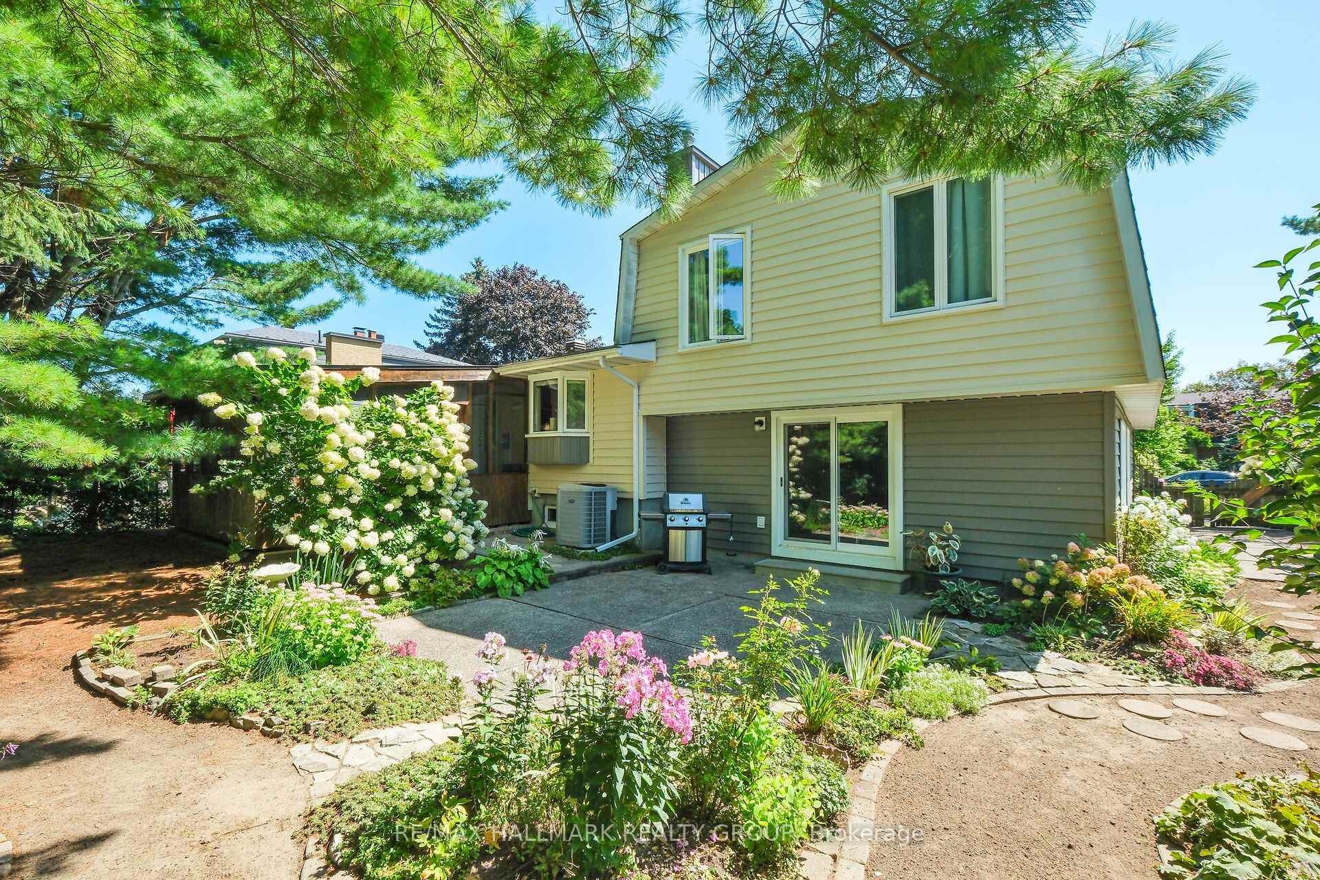 Photo 25 of 13 Cosburn Avenue, Ottawa, Arlington Woods — HOMEH