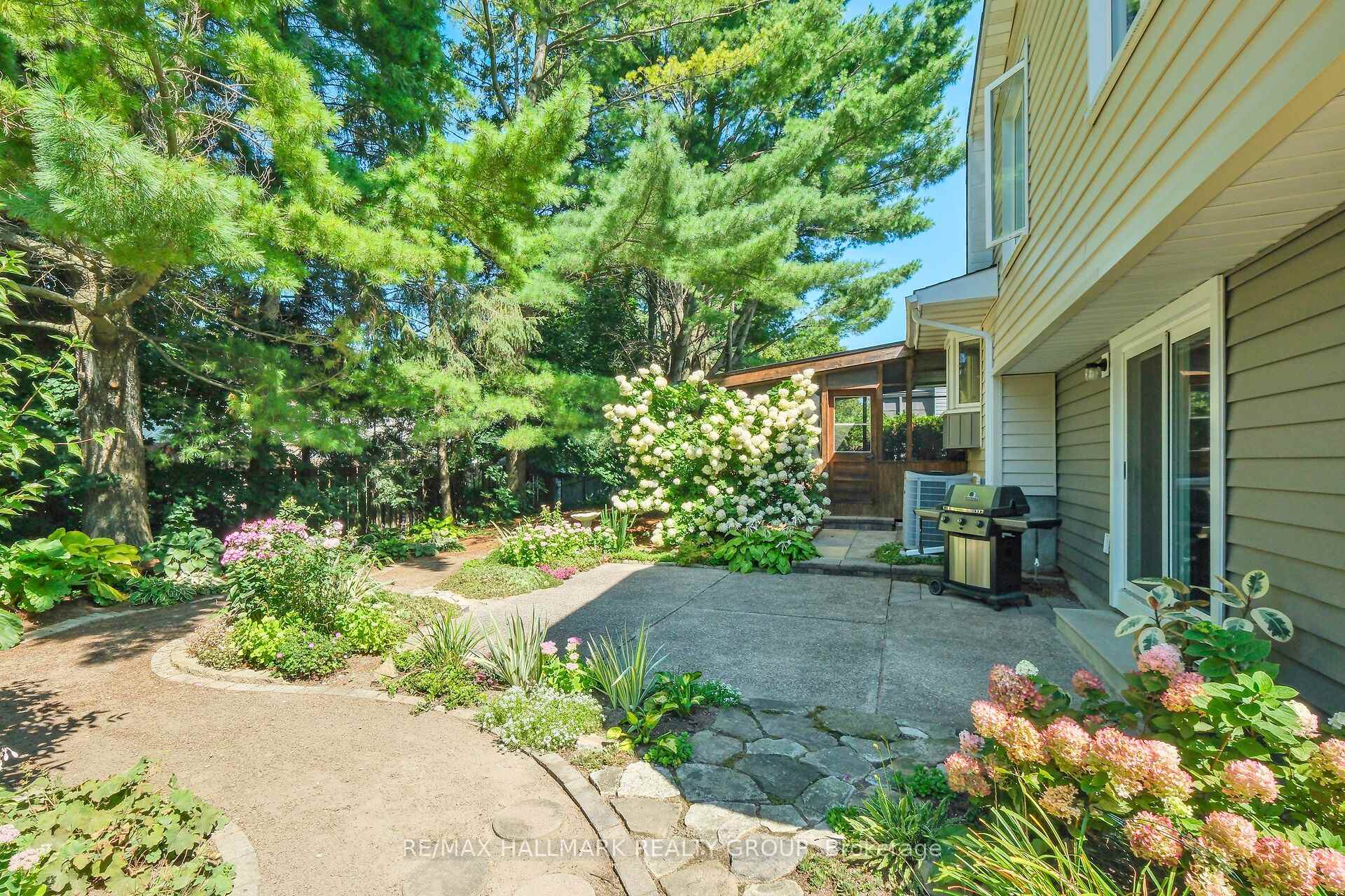 Photo 26 of 13 Cosburn Avenue, Ottawa, Arlington Woods — HOMEH
