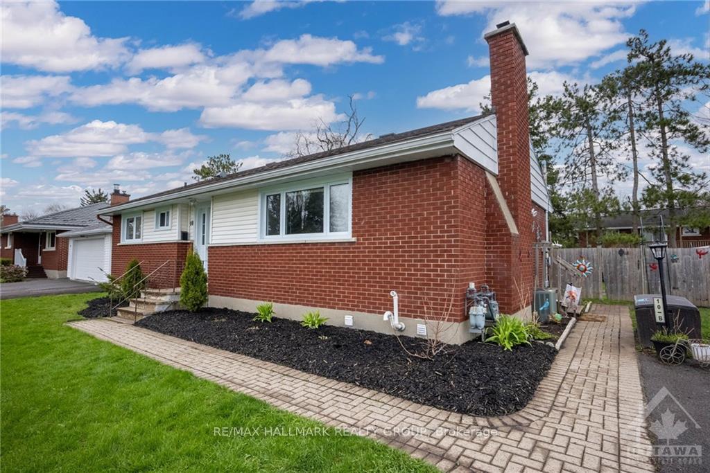 Photo 2 of 10 Roundhay Drive, Ottawa, Manordale — HOMEH