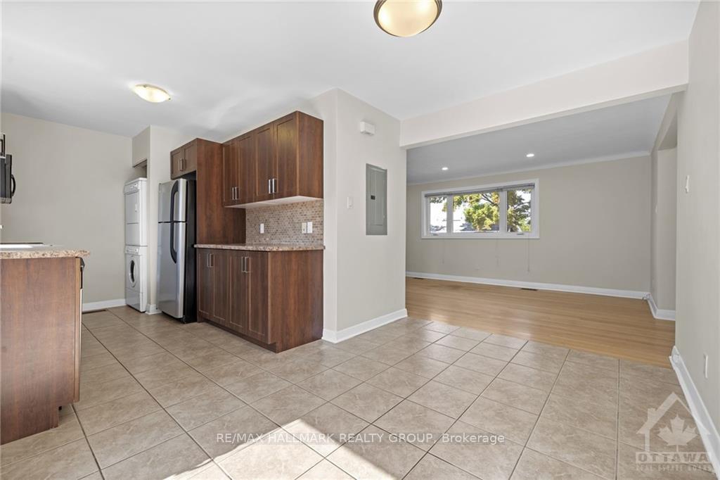 Photo 5 of 10 Roundhay Drive, Ottawa, Manordale — HOMEH