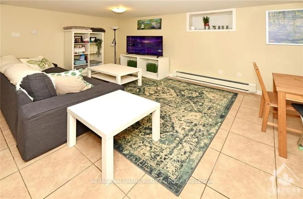 Photo 13 of 10 Roundhay Drive, Ottawa, Manordale — HOMEH