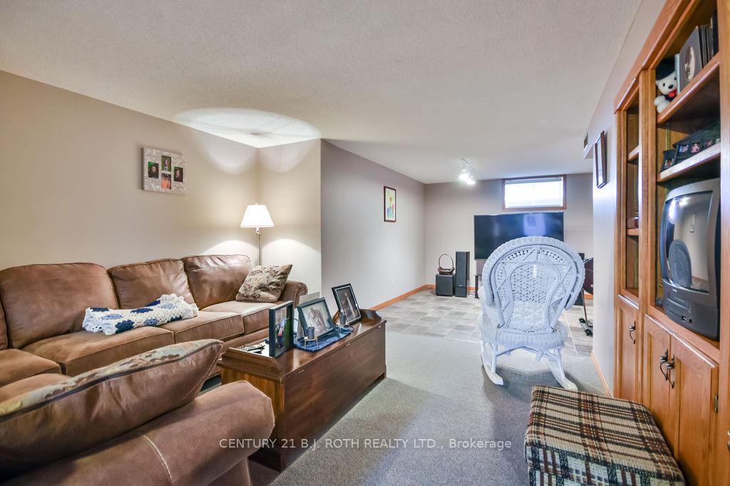 Photo 22 of 1059 Birchcliffe Crescent, Severn, Rural Severn — HOMEH