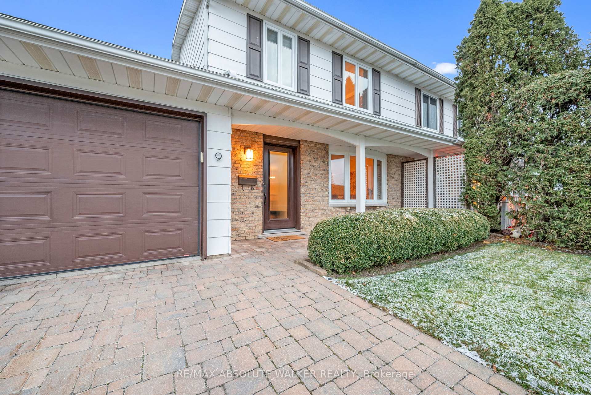 Photo 2 of 9 Bainbridge Avenue, Ottawa, Craig Henry/Woodvale — HOMEH